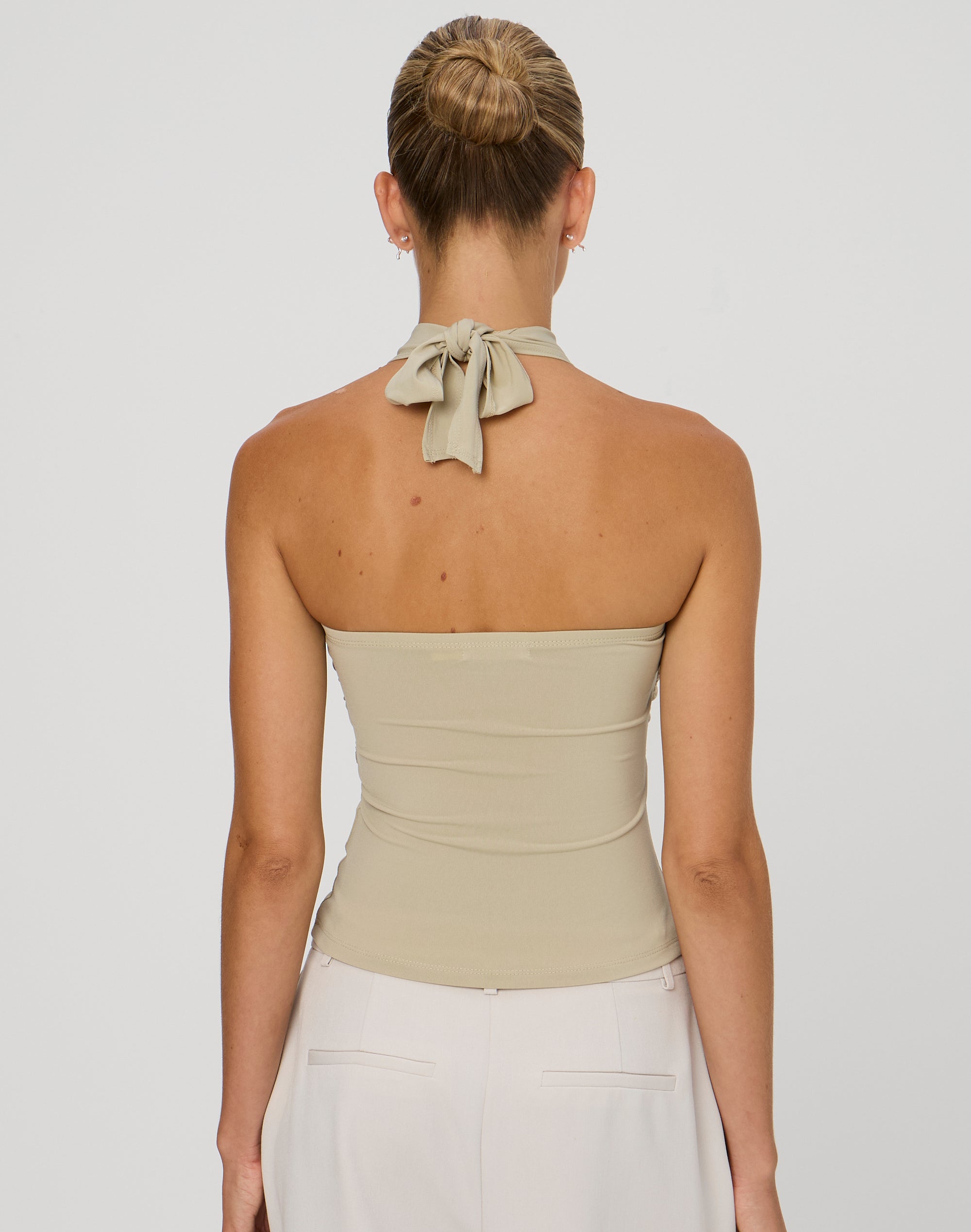 https://www.glassons.com/content/products/aria-wrap-halter-top-like-a-moss-back-tv166500des.jpg