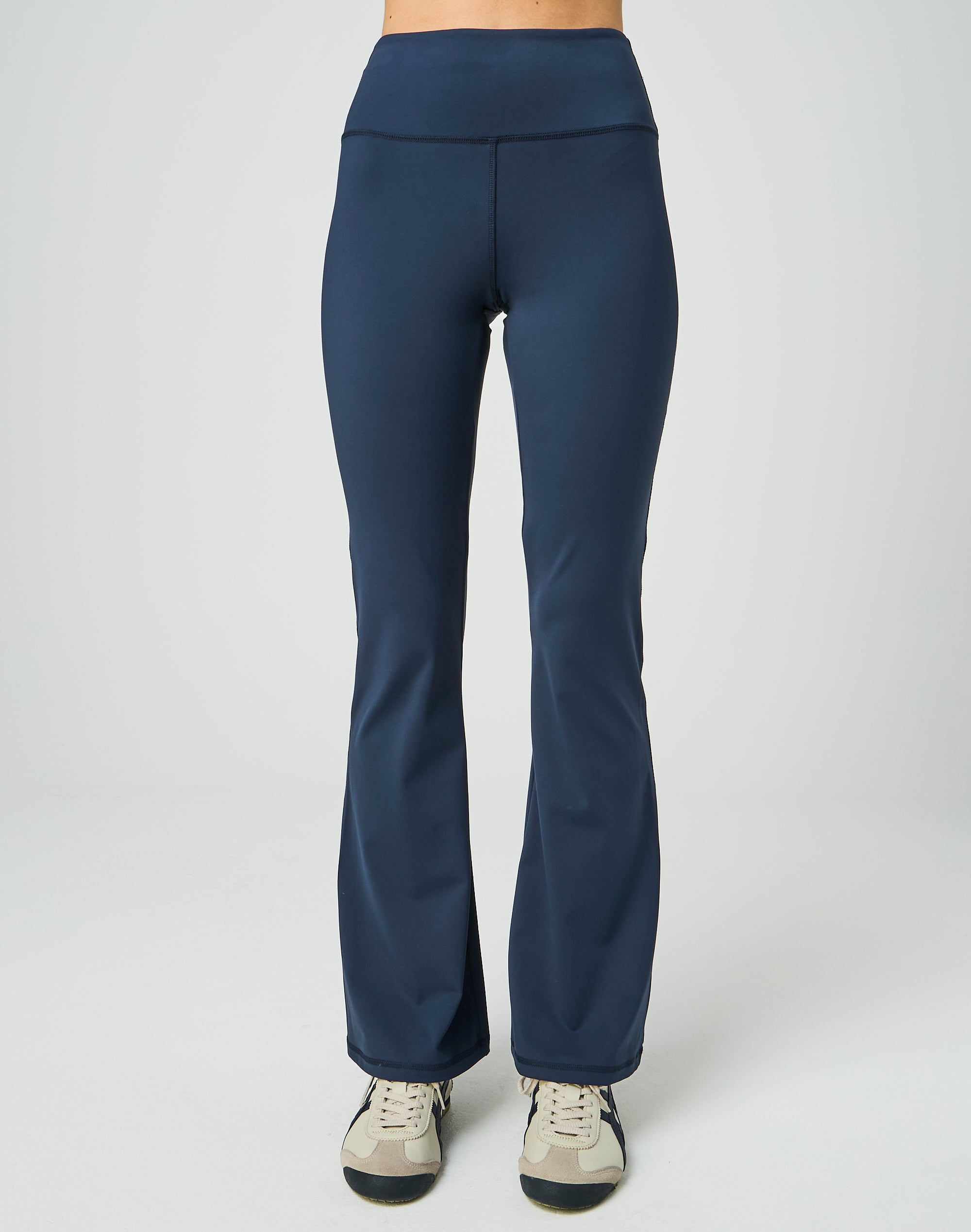 Form Fit Flare Yoga Pant in Its Soy Cute