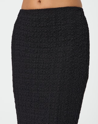 Low Rise Denim Mini Skirt in Washed Black
