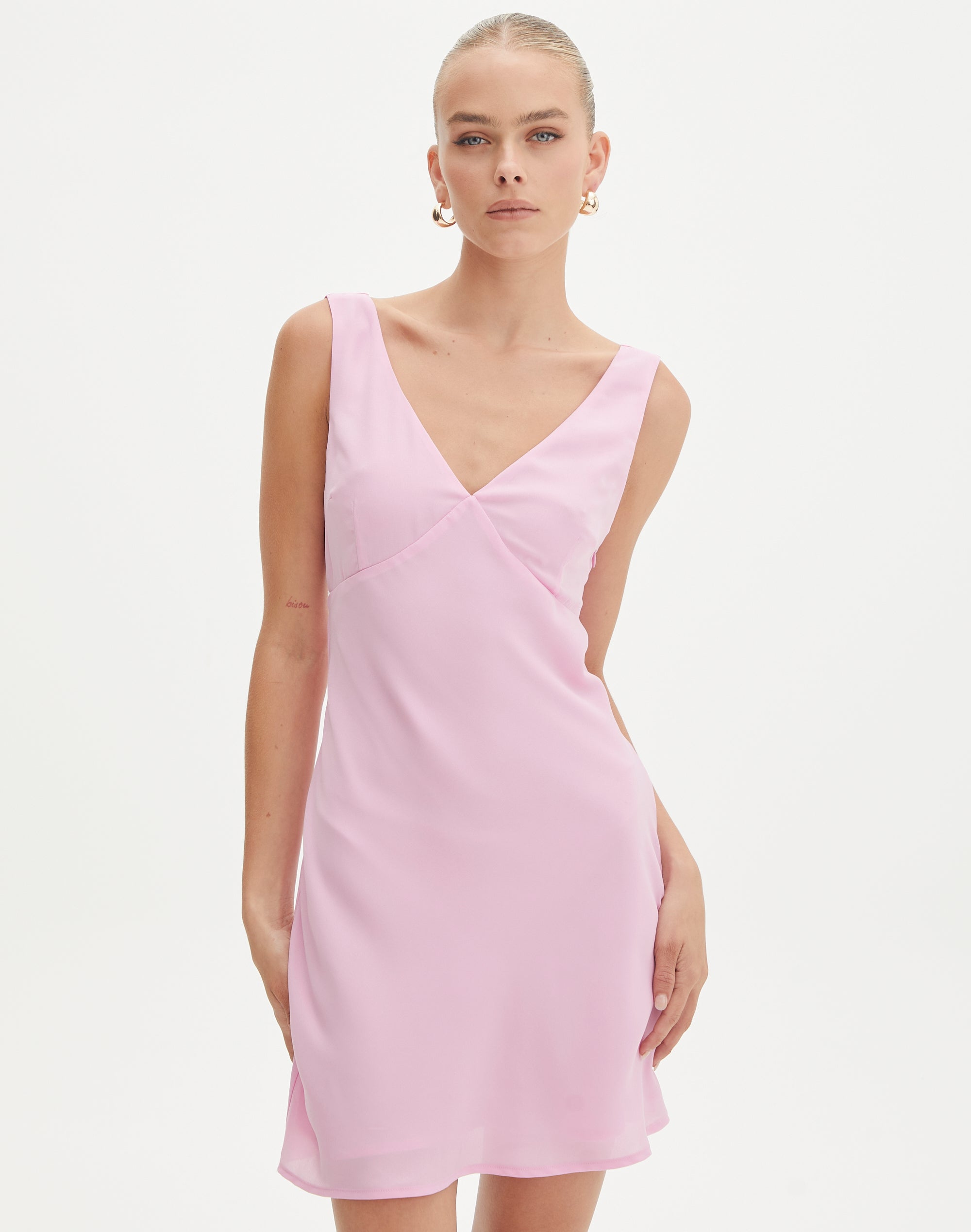 Pink v 2024 neck dress