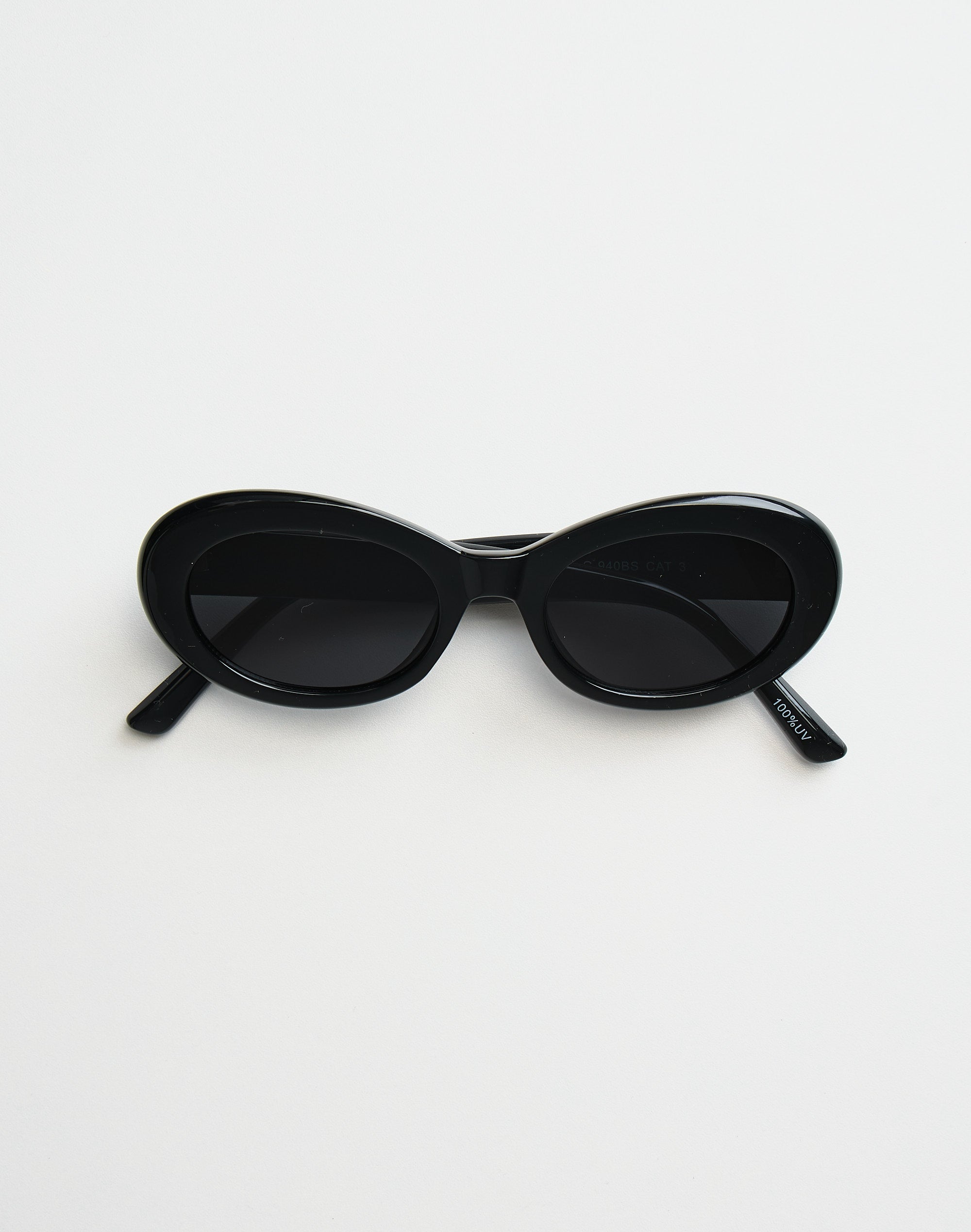 Black round cat eye sunglasses hotsell