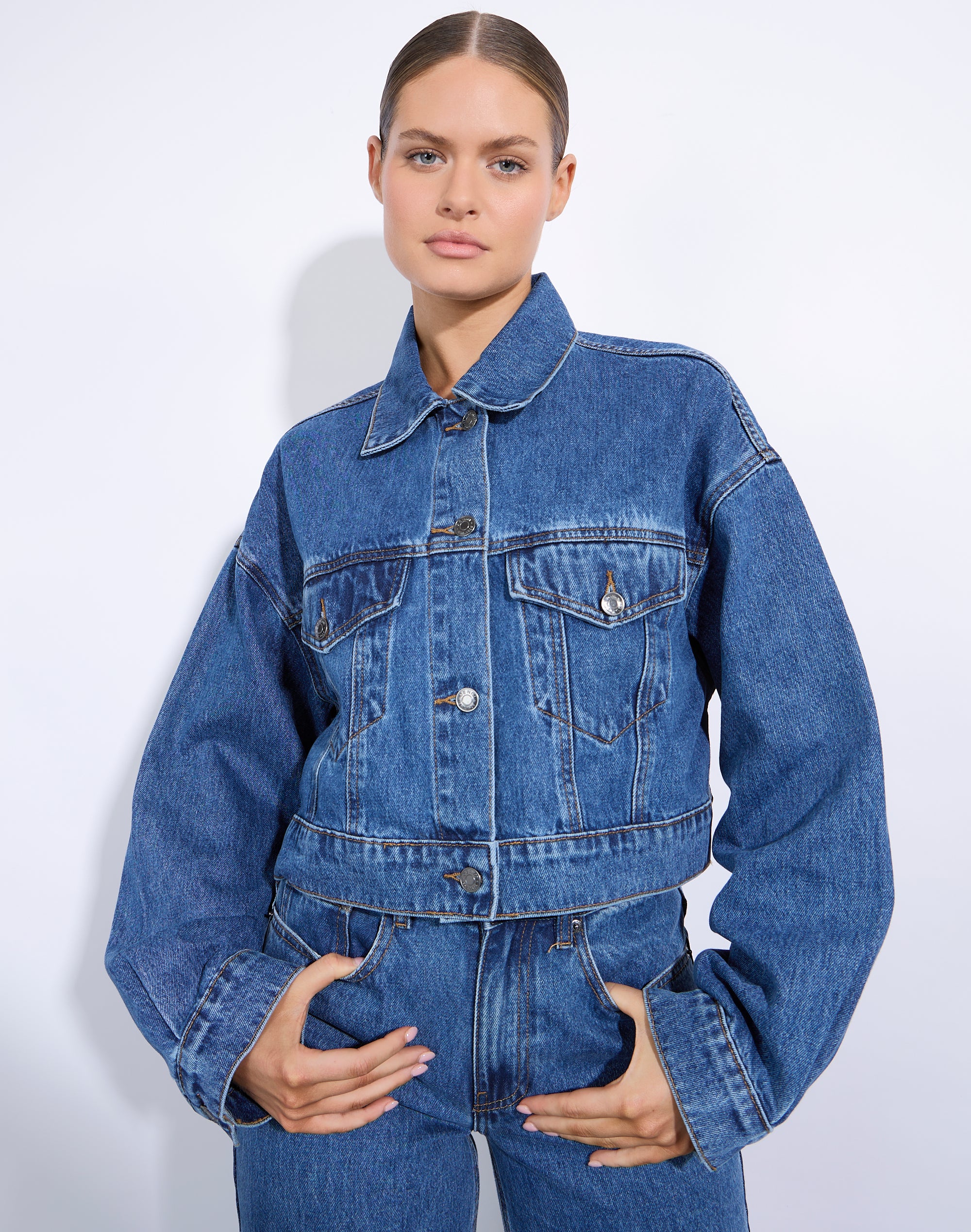 Cropped Denim Jacket in Suzy Mid Wash Glassons AU