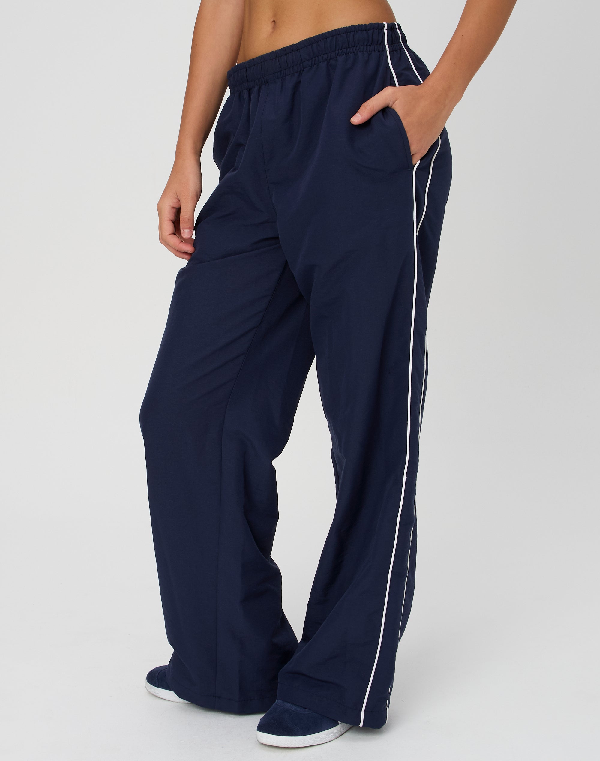 Woven Wide Leg Jogger