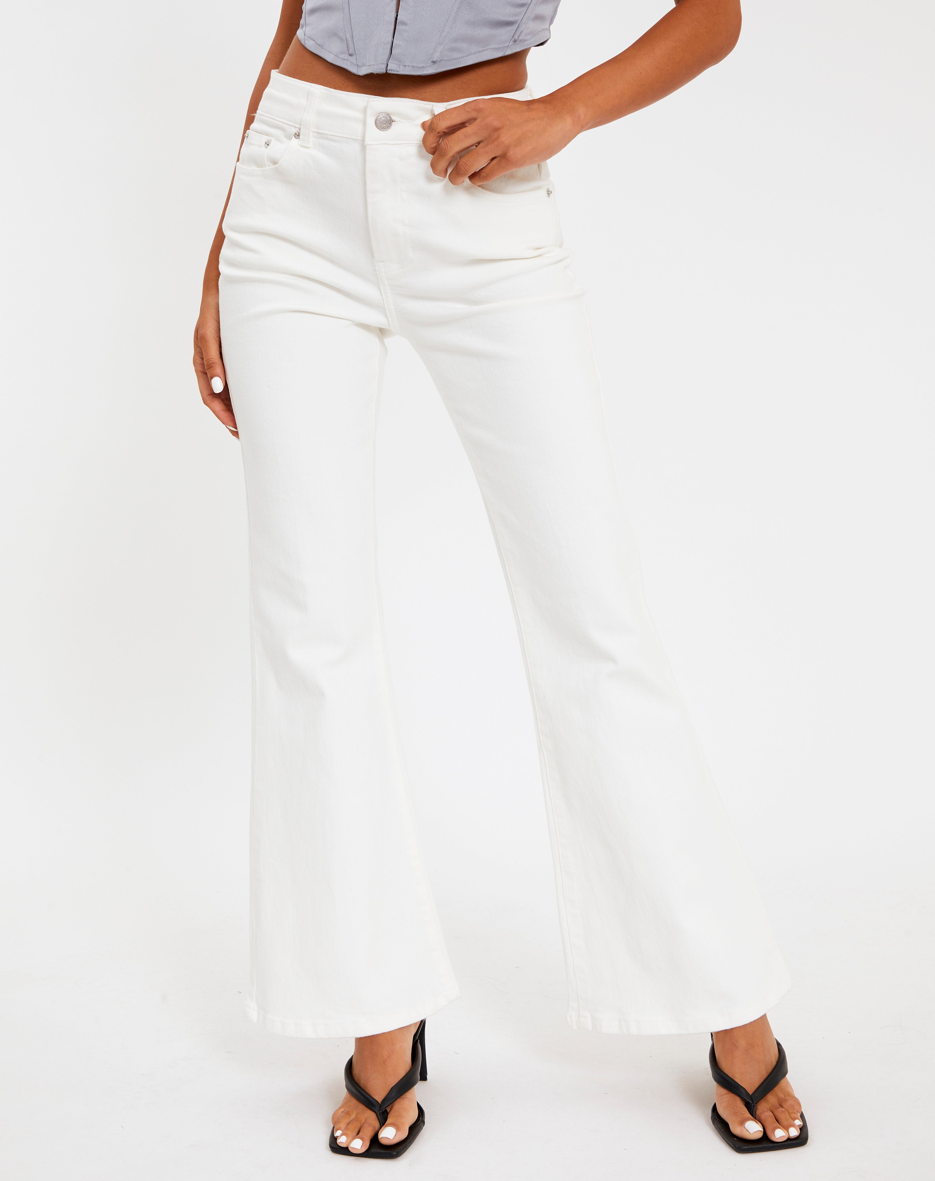 Low Rise Flared Jean in White | Glassons