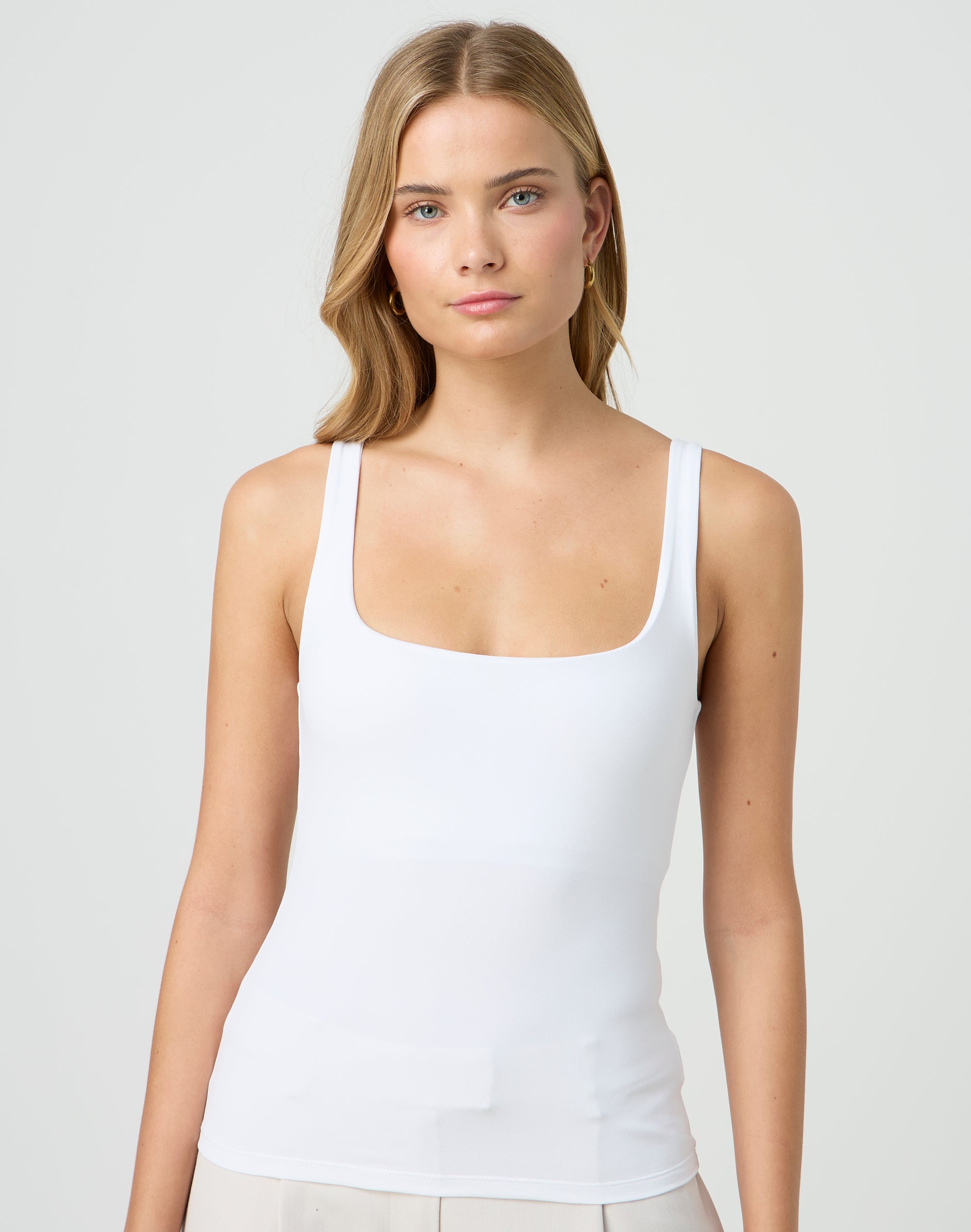 White square fashion neck tank