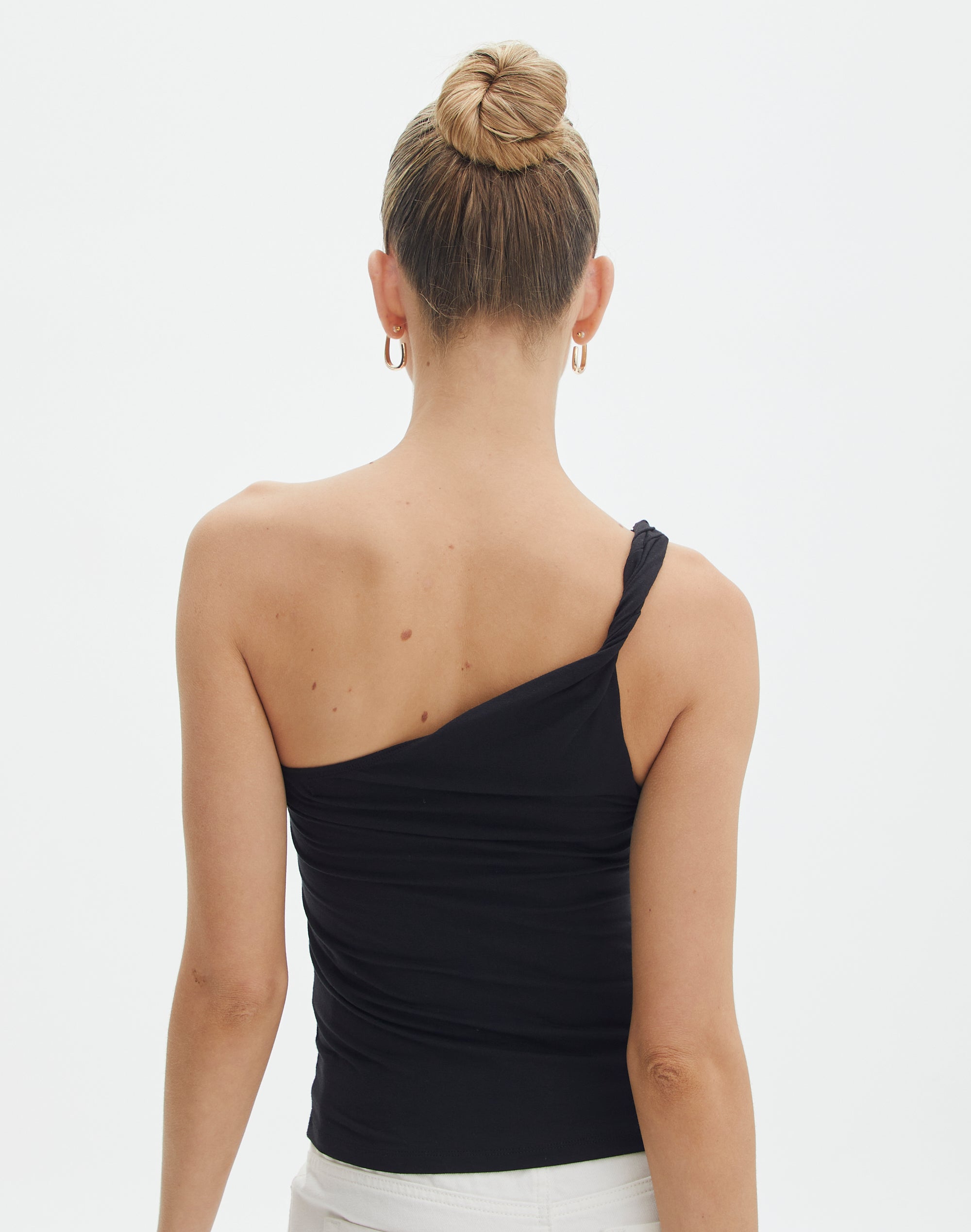 One Shoulder Twist Top in Black Glassons