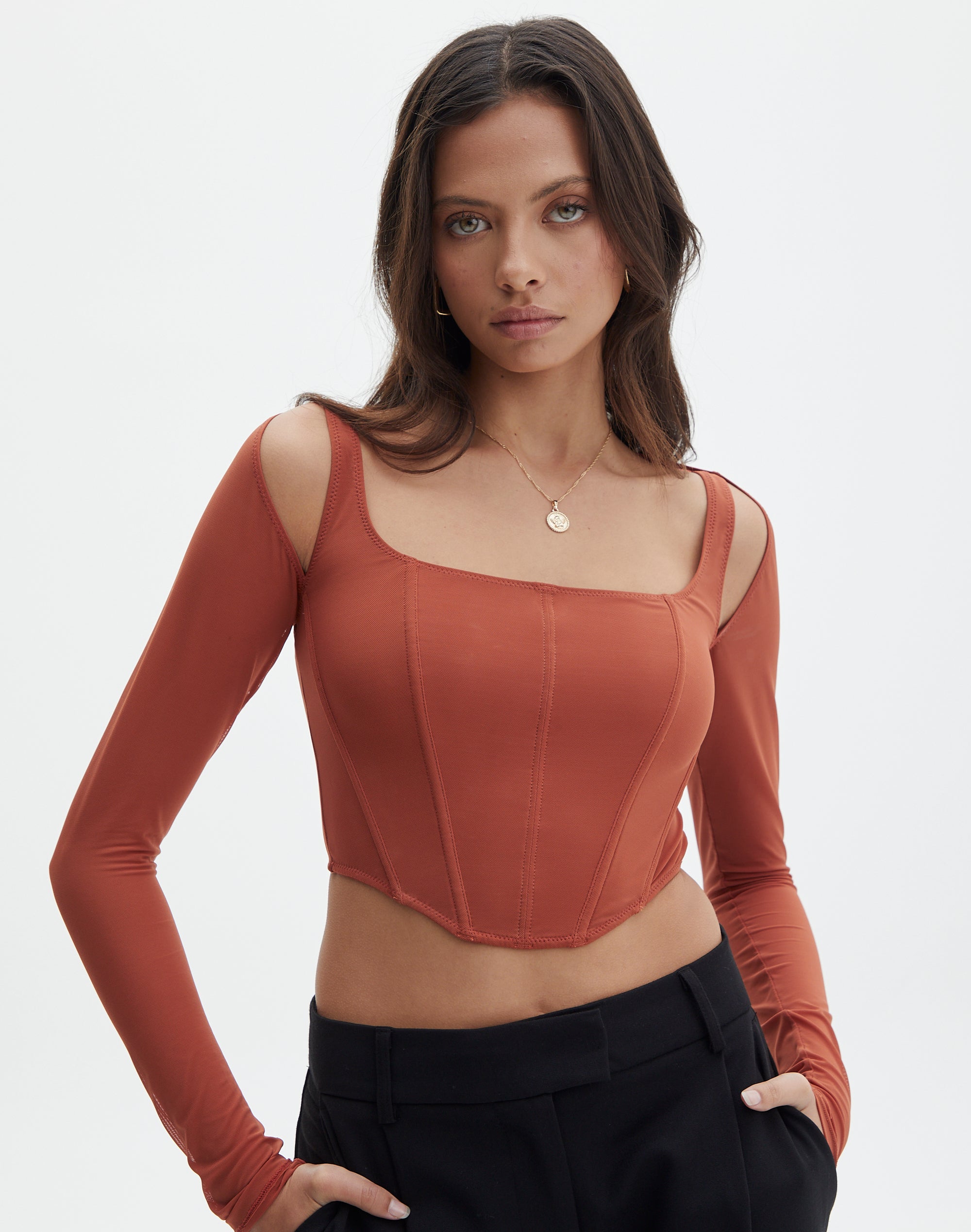 https://www.glassons.com/content/products/reeba-mesh-longsleeve-top-all-things-rust-pass-front-tl109620msh.jpg