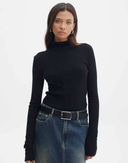 Ribbed Turtleneck Top in Black | Glassons