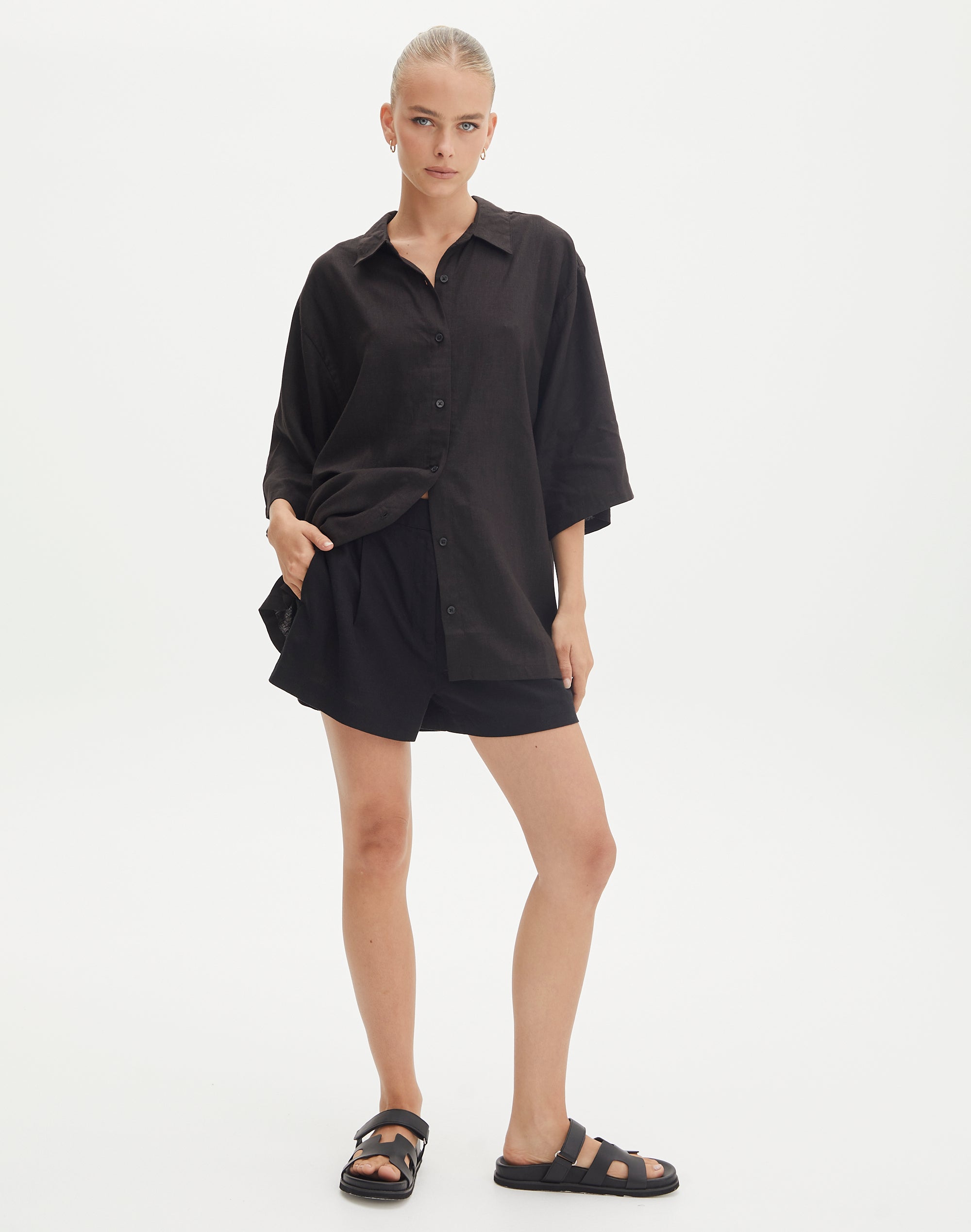 Linen Blend Short Sleeve Shirt in Black